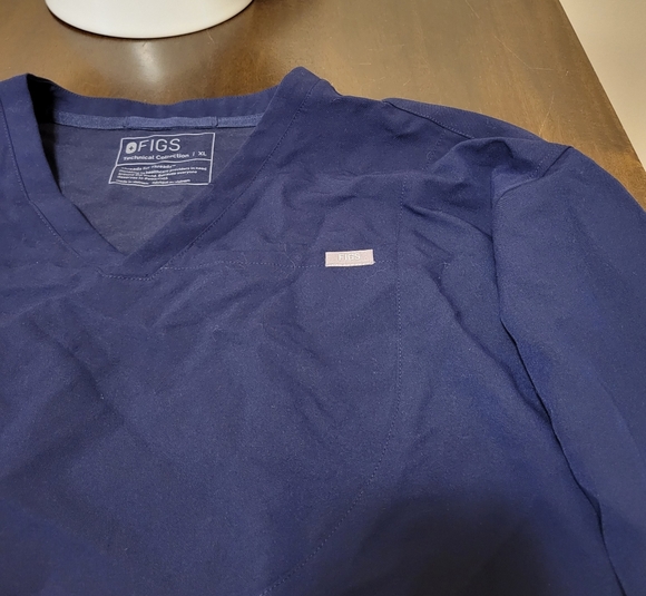 Figs Women's Long Sleeve Tunic Scrub Top Navy XL - Picture 3 of 9